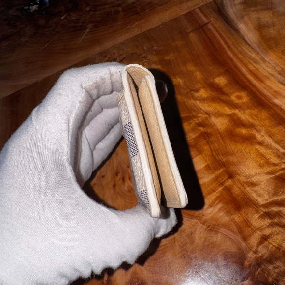 LOUIS VUITTON
Damier Azur Canvas Pocket Organizer Wallet - Picture 4 of 16